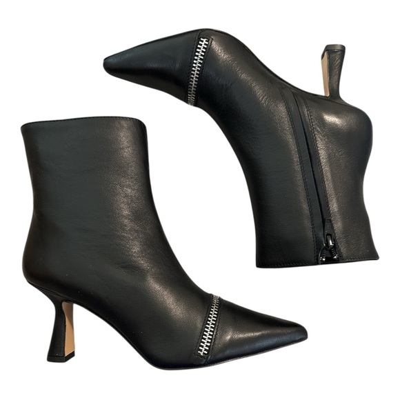 Sleek Black Heeled Boots with Zipper Detail - Picture 2 of 5